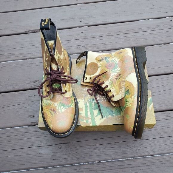 Dr. Martens 1460 TNG Vincent Van Gogh Sunflower National Gallery Boots Woman's 8 - Picture 1 of 9